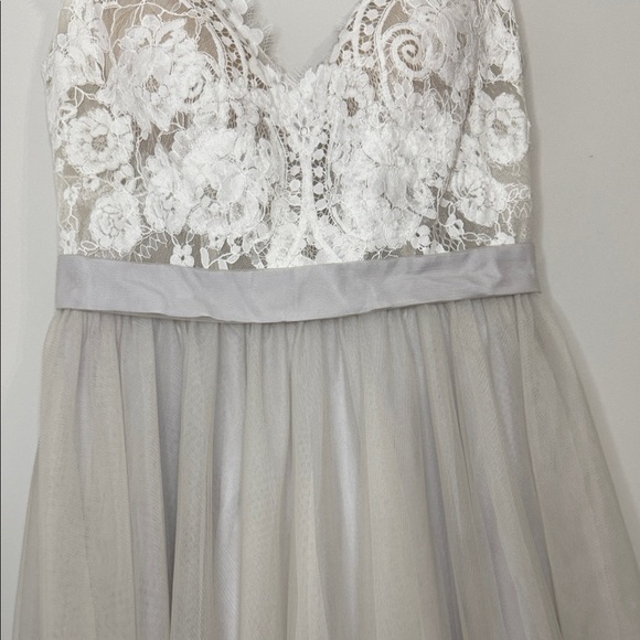 MISSACC Size M Chic White and Gray Lace Maxi Dress - Picture 5 of 11